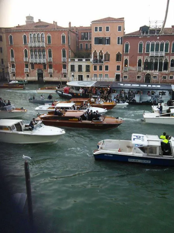 Honeymoon Suite On Grand Canal Venice 0*,